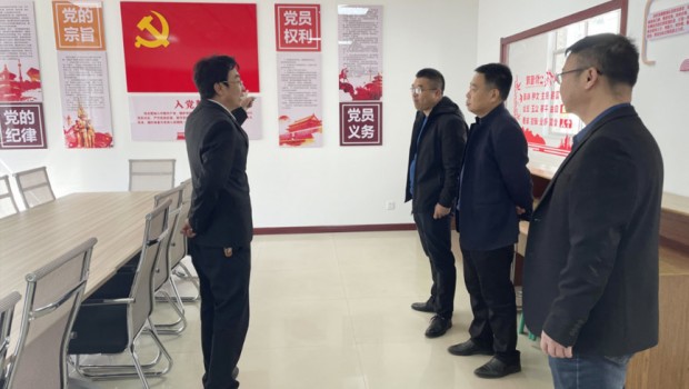 青州市副市長(zhǎng)曹升曦一行到泰和苑小區(qū)檢查指導(dǎo)全國(guó)衛(wèi)生城市復(fù)審工作
